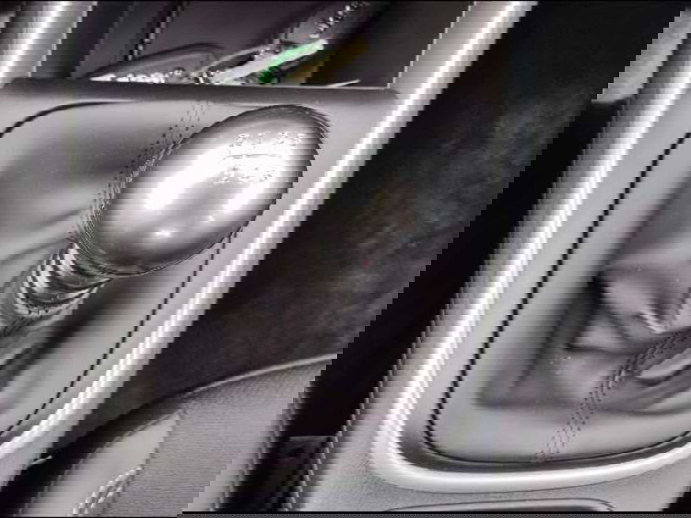 Jeep Avenger nuova a Roma (17)