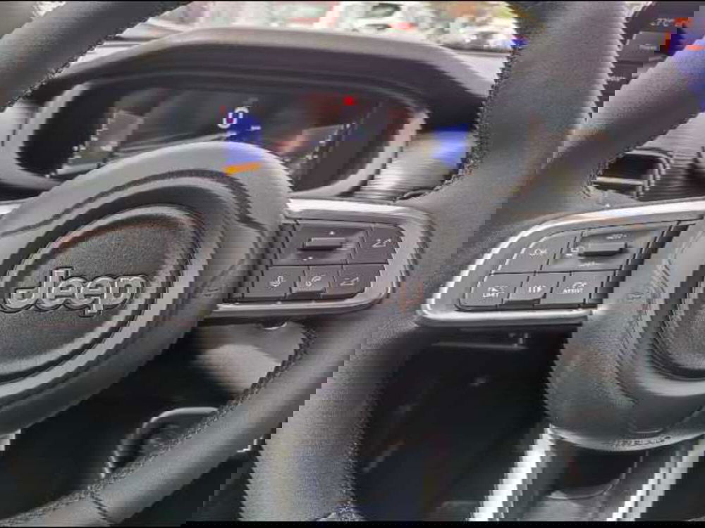 Jeep Avenger nuova a Roma (18)