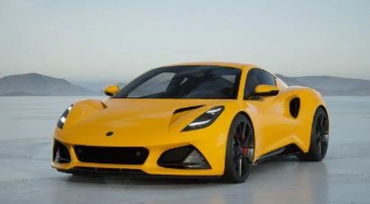 Lotus Emira nuova a Novara
