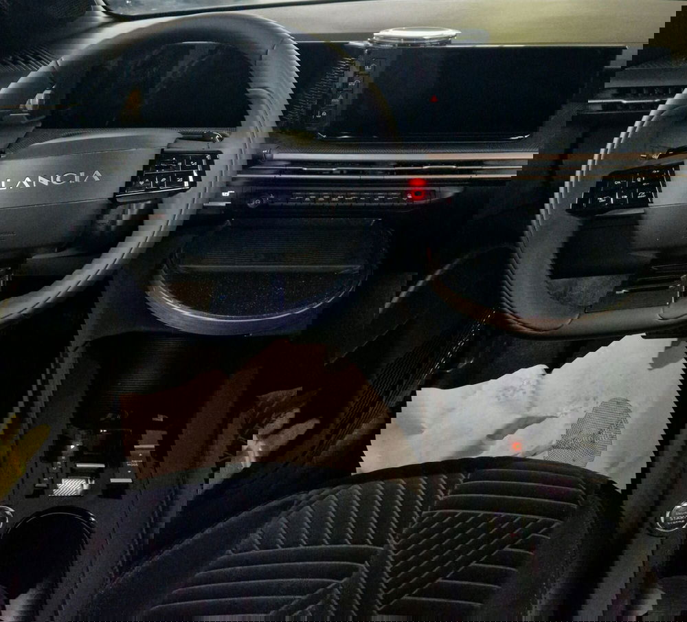 Lancia Ypsilon usata a Terni (11)