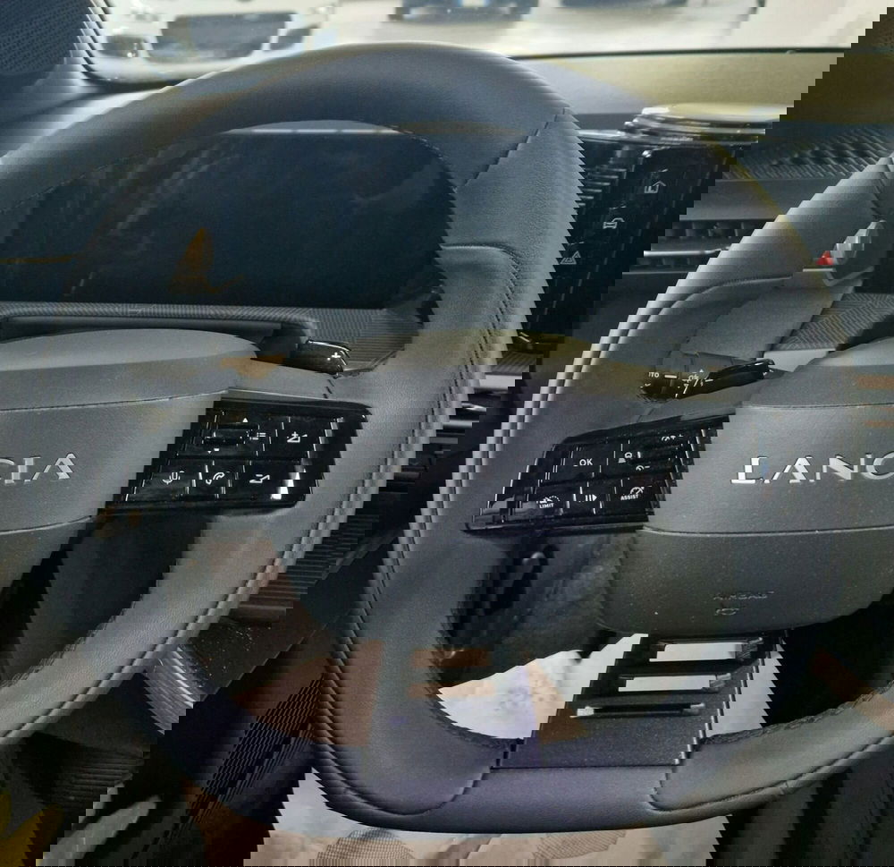 Lancia Ypsilon usata a Terni (12)