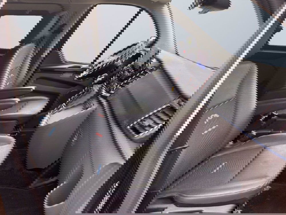 Ford Tourneo Custom usata a Milano (11)