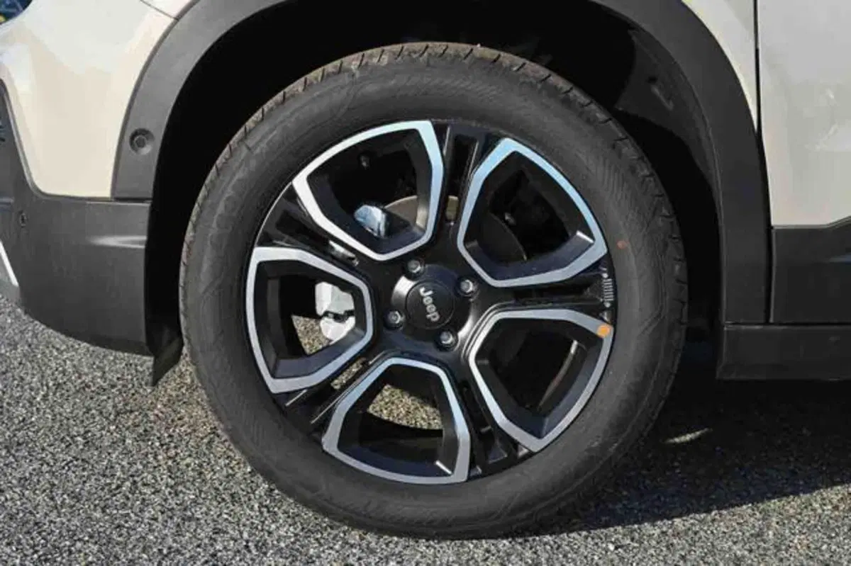 Jeep Avenger nuova a Torino (10)