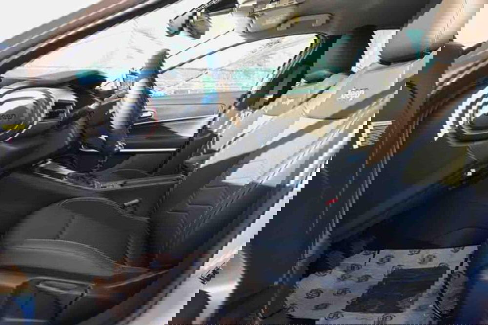 Jeep Avenger nuova a Torino (13)