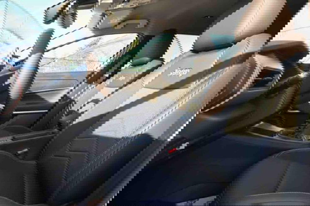 Jeep Avenger nuova a Torino (14)