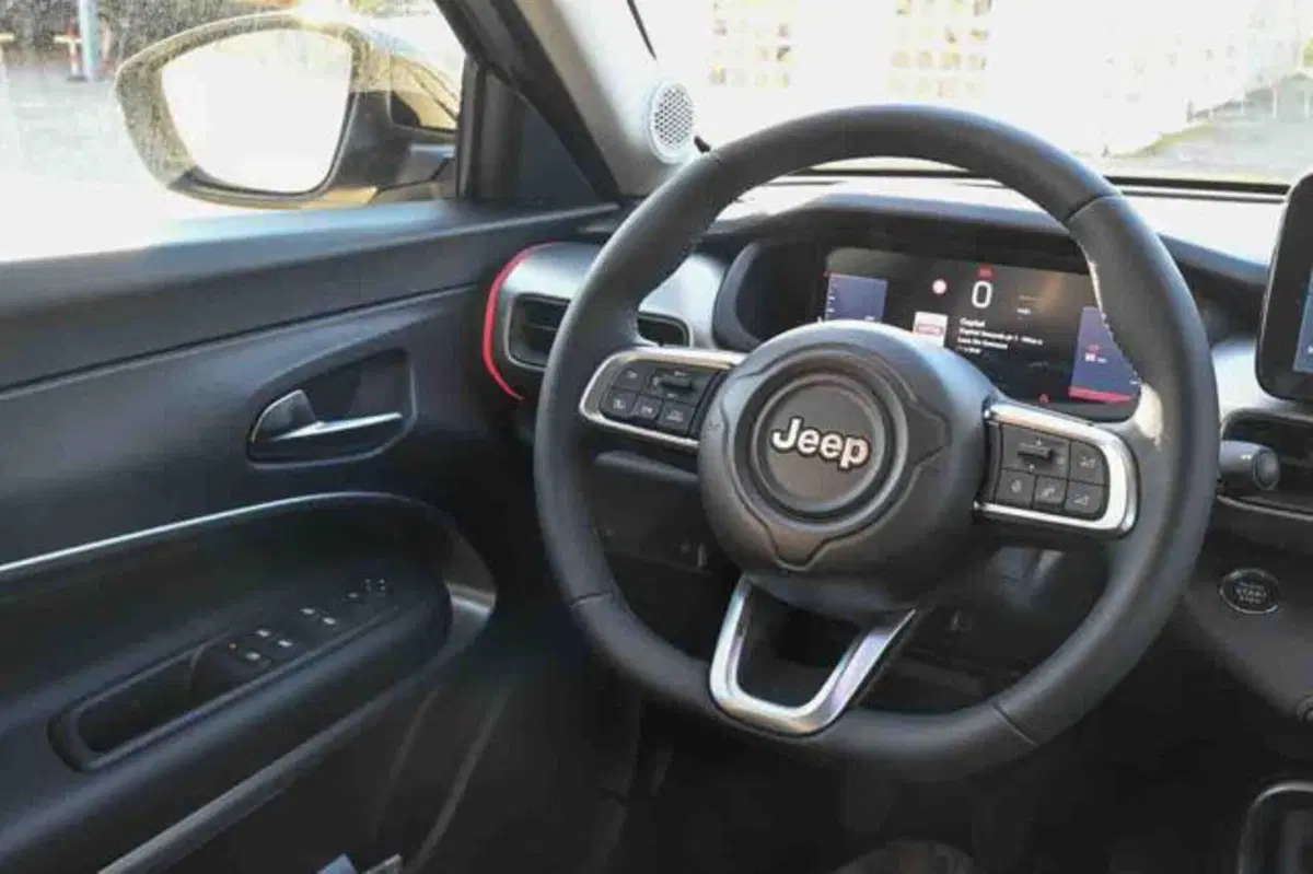 Jeep Avenger nuova a Torino (20)