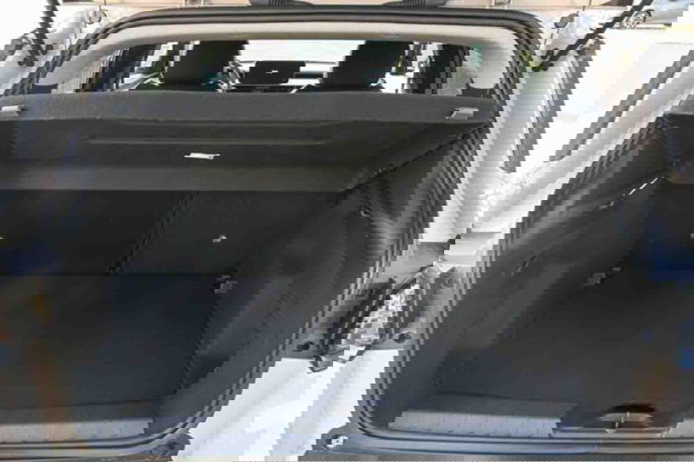 Jeep Avenger nuova a Torino (9)