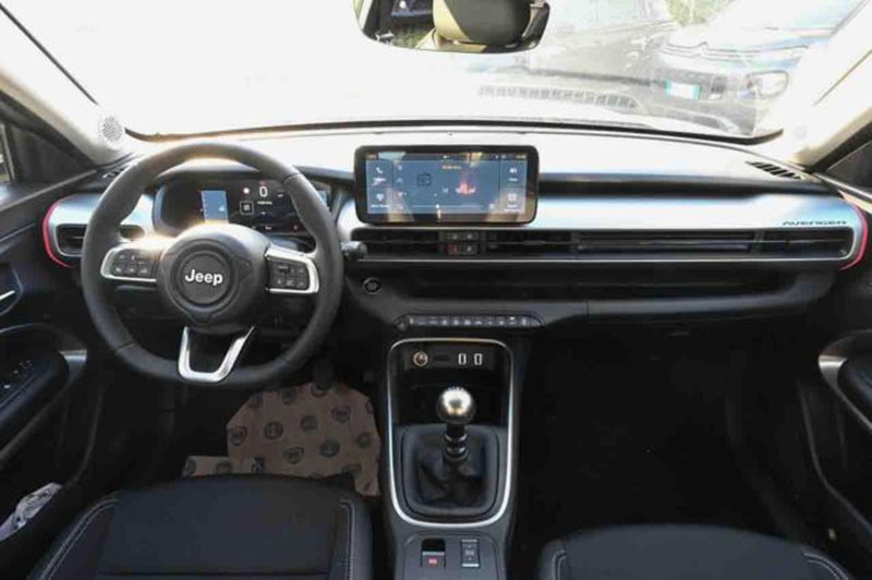 Jeep Avenger nuova a Torino (11)