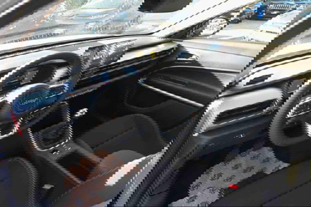 Jeep Avenger nuova a Torino (12)