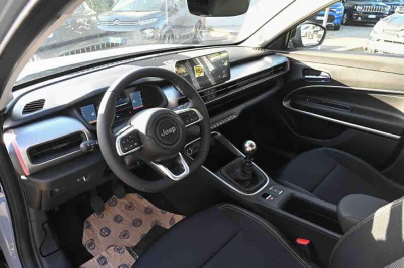Jeep Avenger nuova a Torino (12)