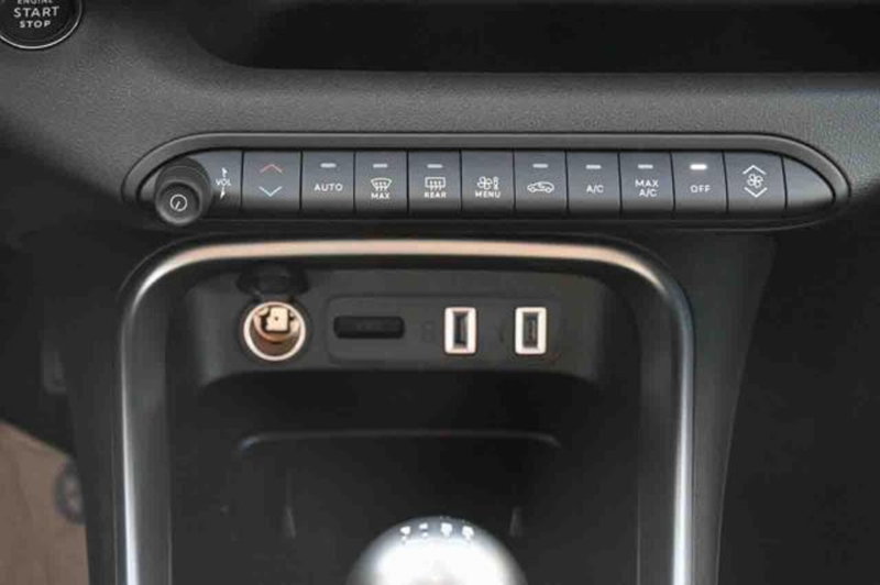 Jeep Avenger nuova a Torino (19)