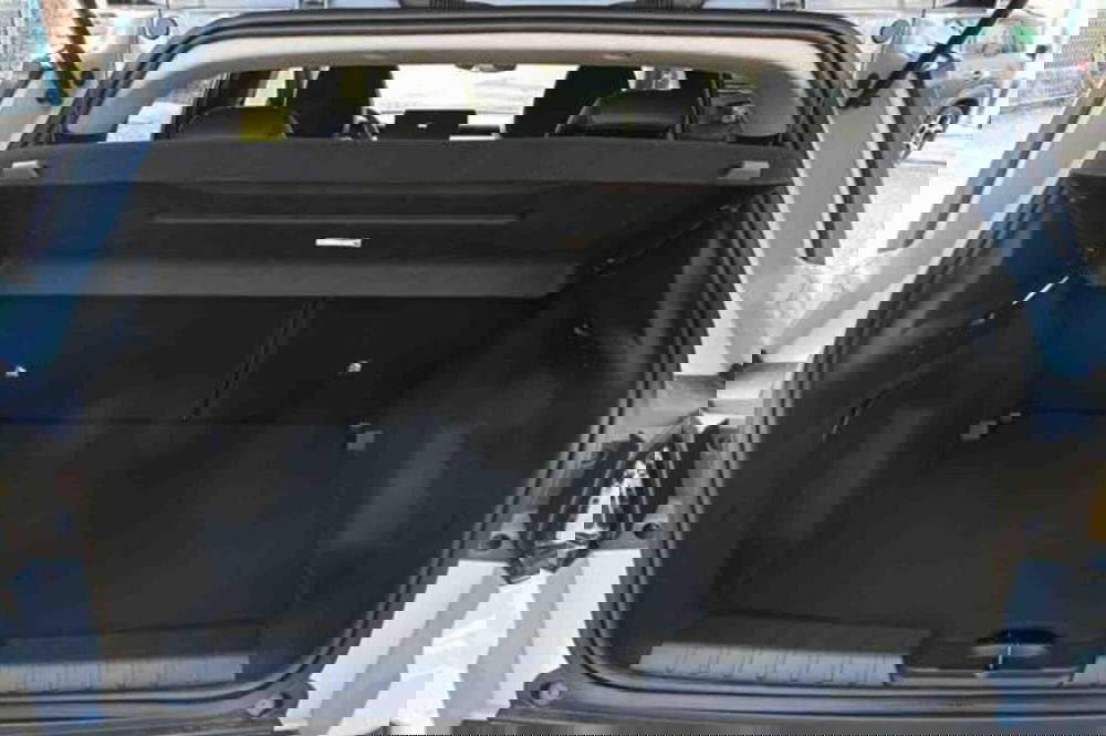 Jeep Avenger nuova a Torino (9)