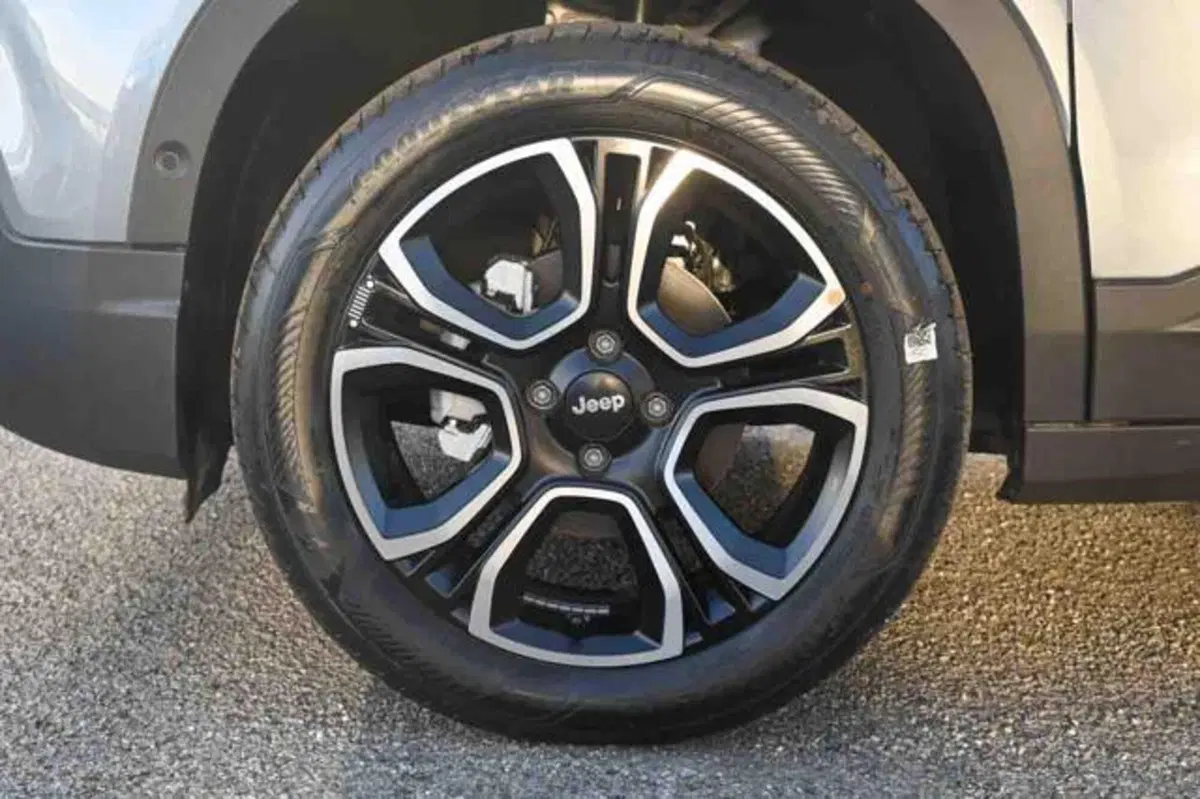 Jeep Avenger nuova a Torino (10)