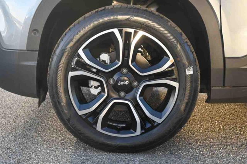 Jeep Avenger nuova a Torino (10)