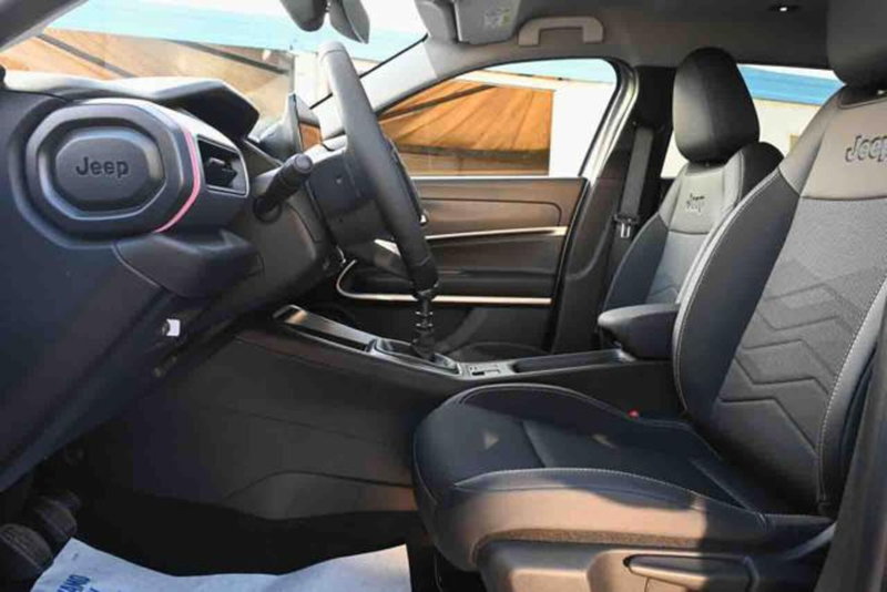 Jeep Avenger nuova a Torino (13)