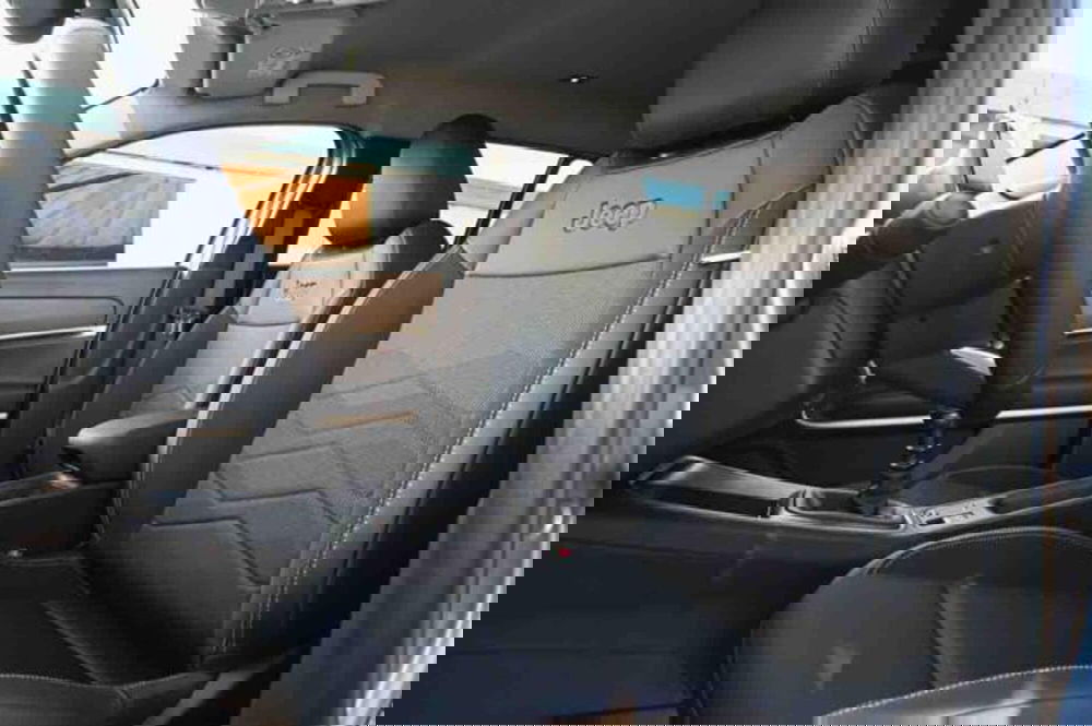 Jeep Avenger nuova a Torino (14)