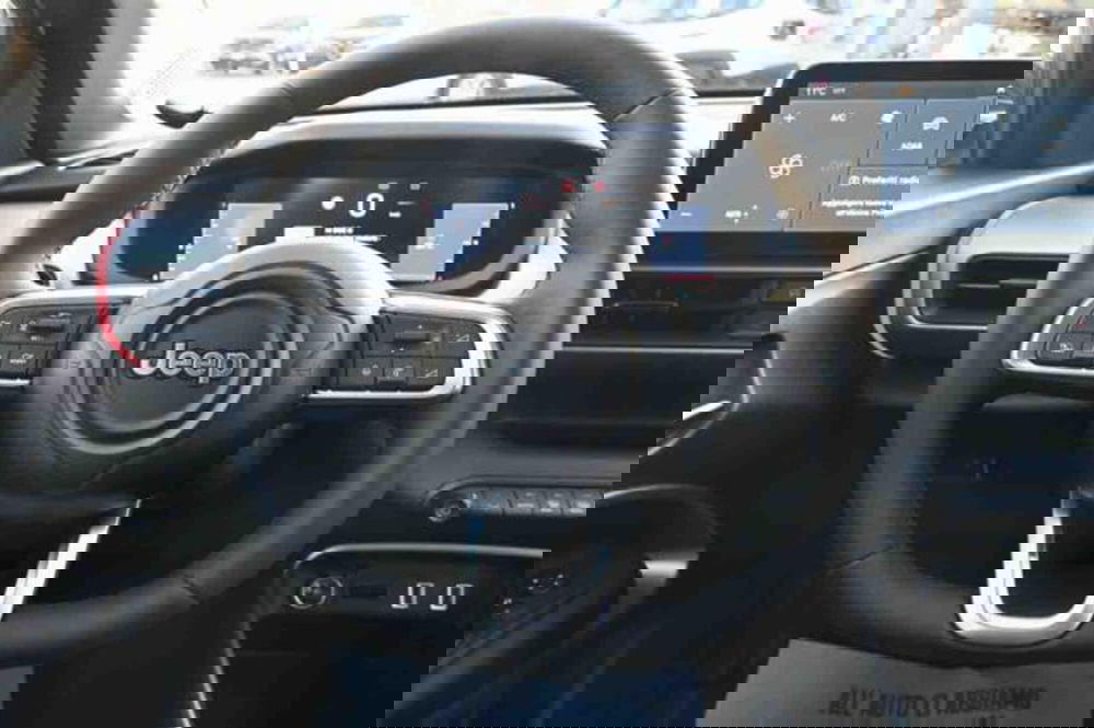 Jeep Avenger nuova a Torino (16)