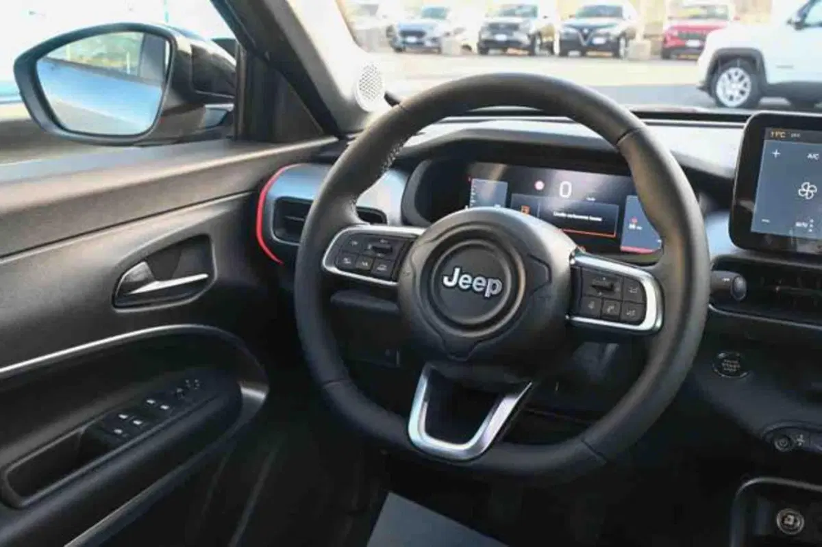 Jeep Avenger nuova a Torino (20)