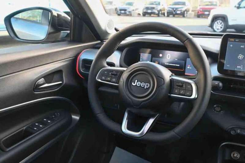 Jeep Avenger nuova a Torino (20)