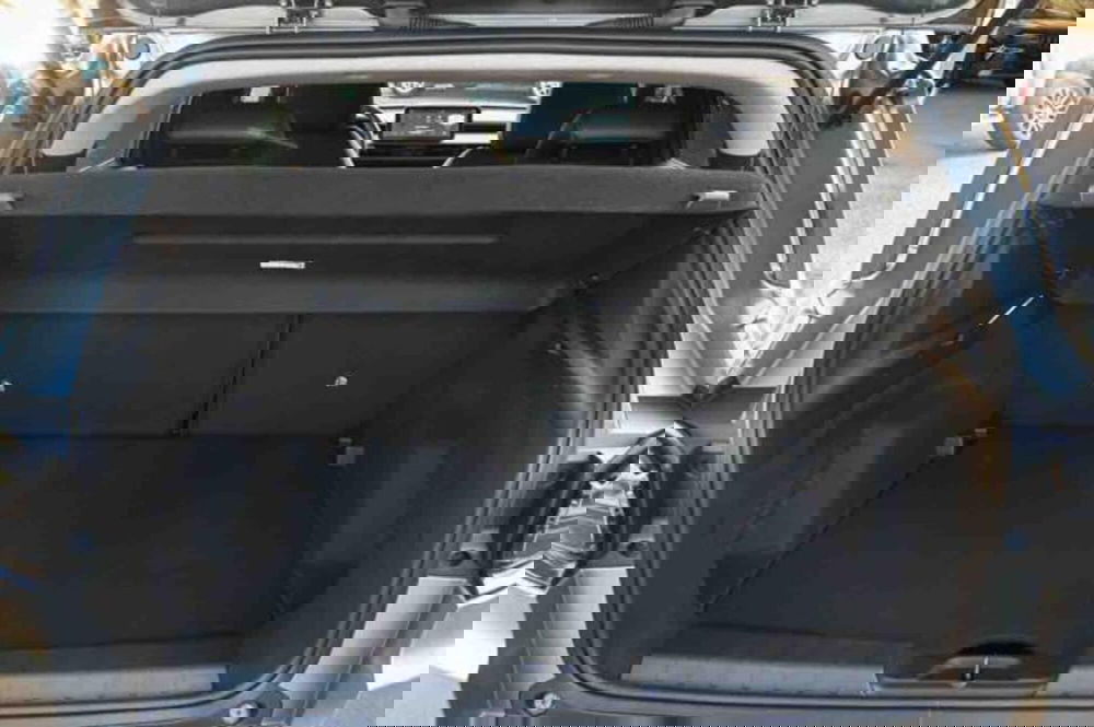 Jeep Avenger nuova a Torino (9)