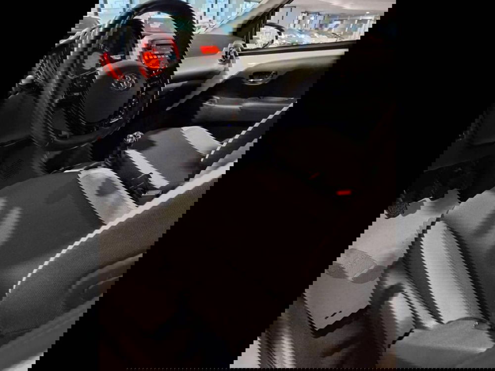 Toyota Aygo usata a Torino (12)