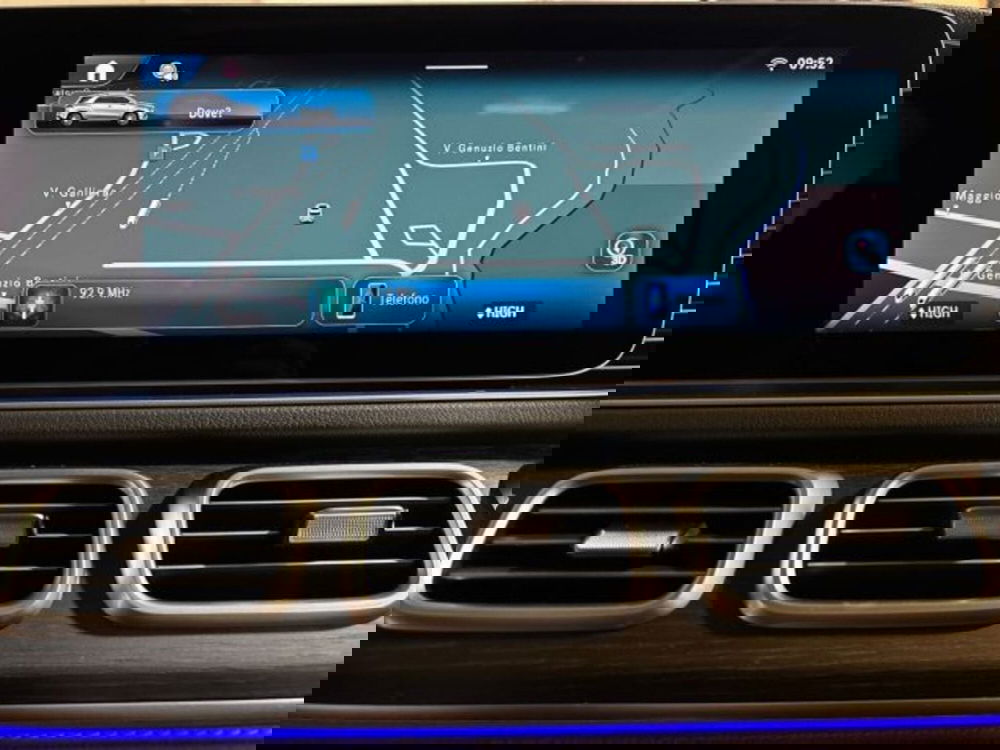 Mercedes-Benz EQE SUV nuova a Bologna (17)