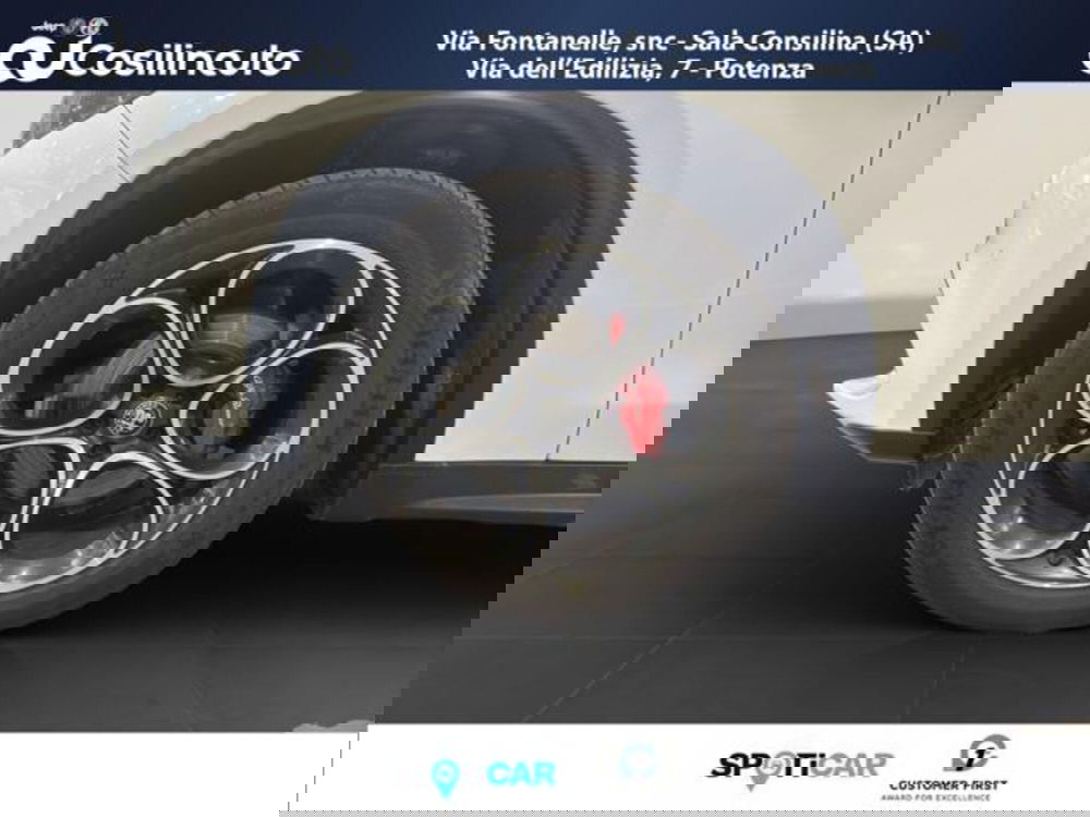 Alfa Romeo Stelvio usata a Salerno (18)