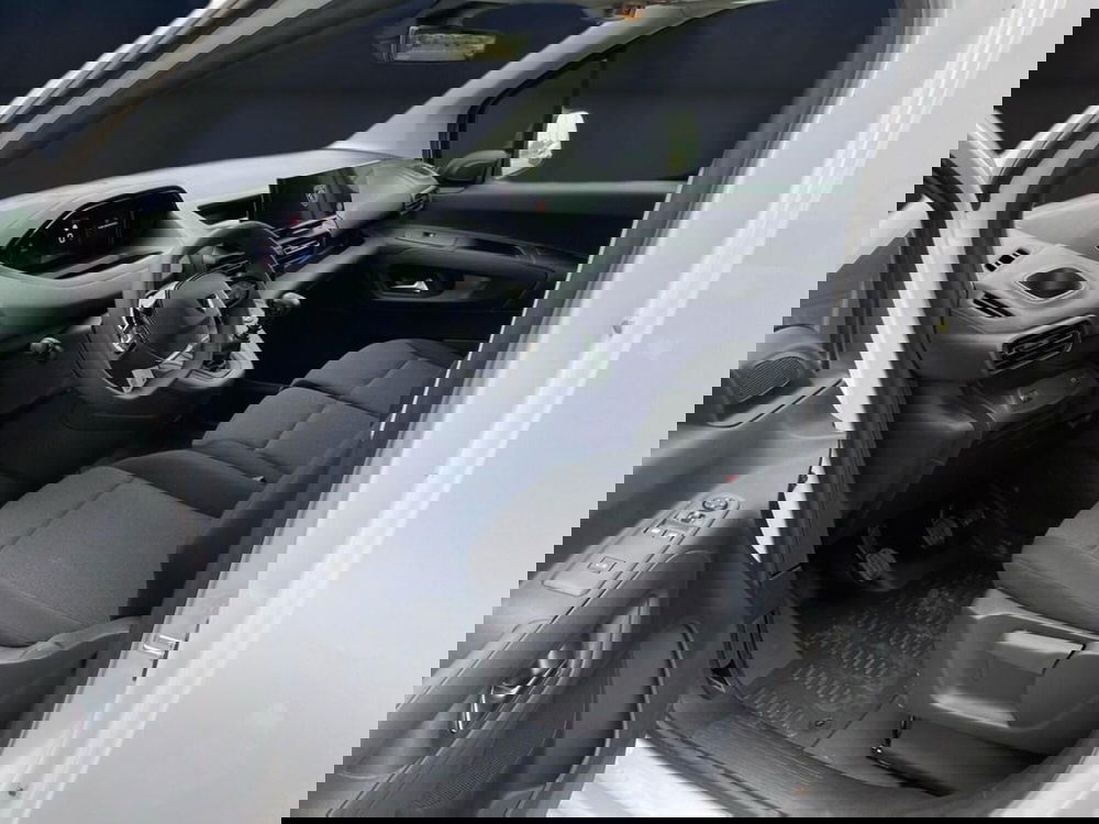 Peugeot Partner Furgone nuova a Torino (7)