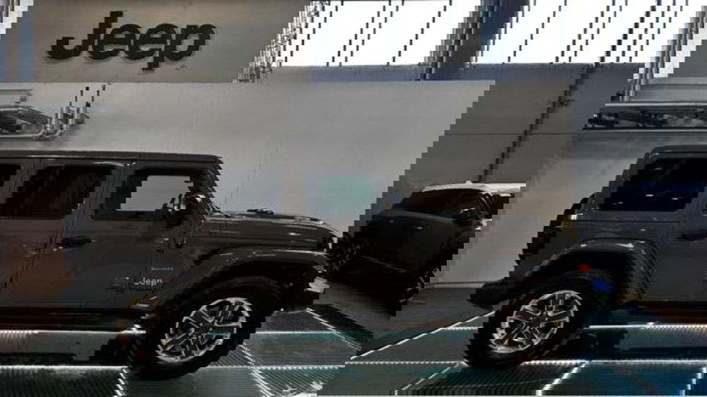 Jeep Wrangler Unlimited usata a Reggio Emilia (7)