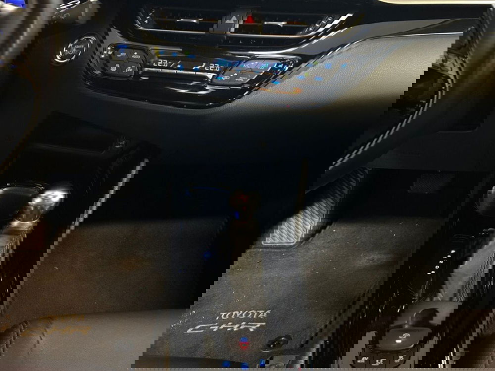 Toyota Toyota C-HR usata a Verona (9)