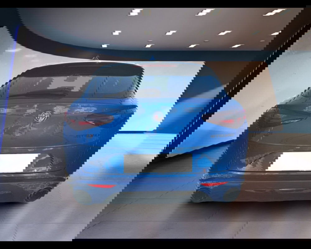 Alfa Romeo Stelvio usata a Torino (8)