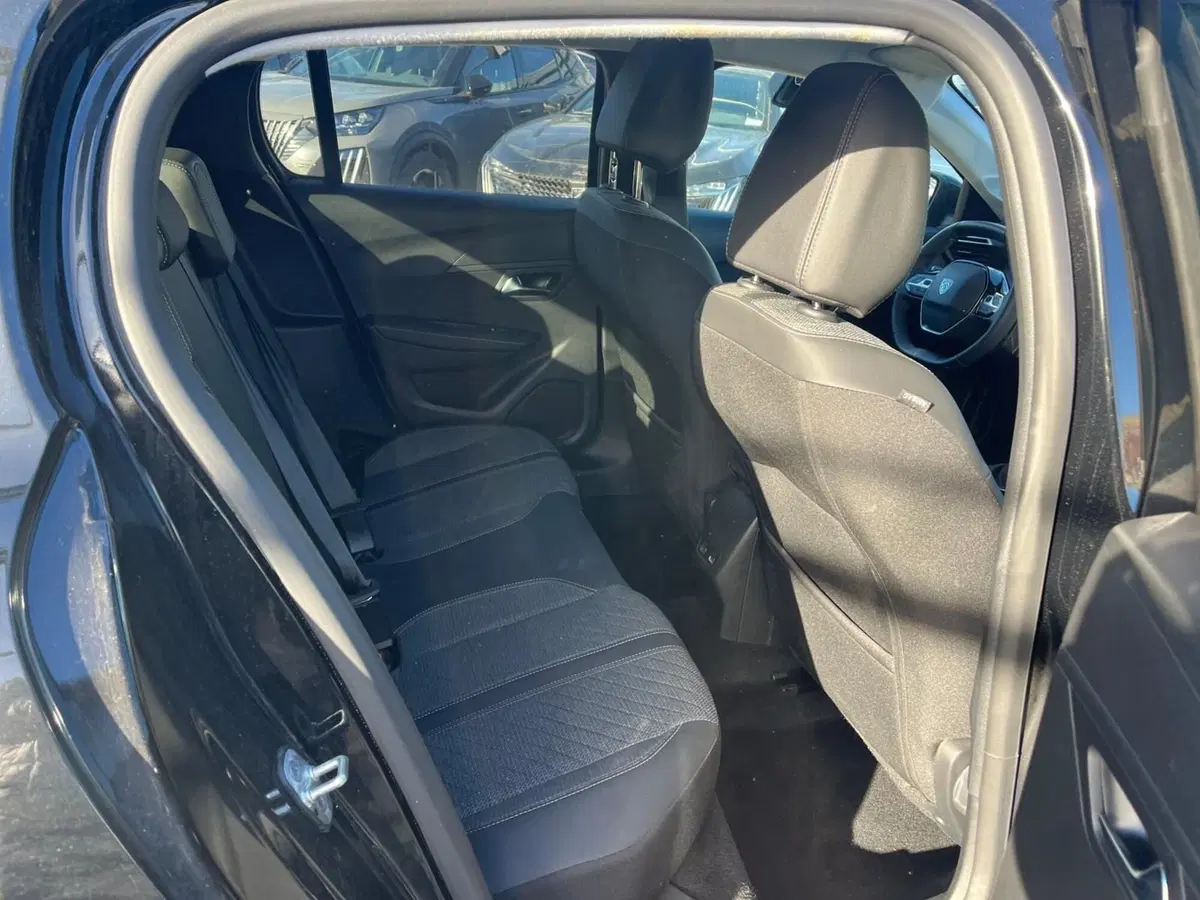 Peugeot 208 usata a Milano (14)