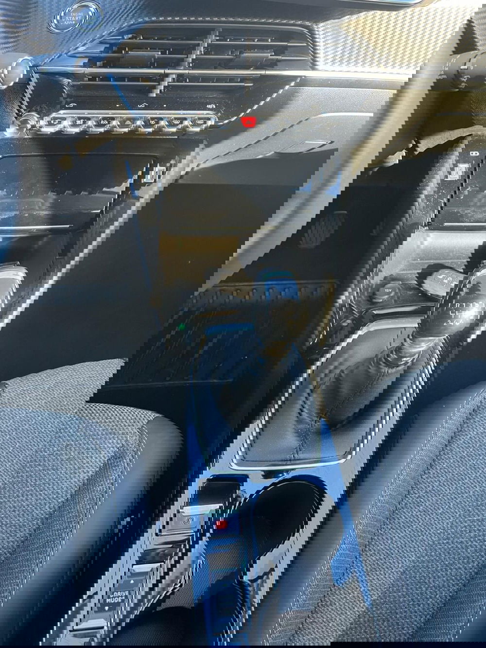 Peugeot 208 usata a Milano (17)