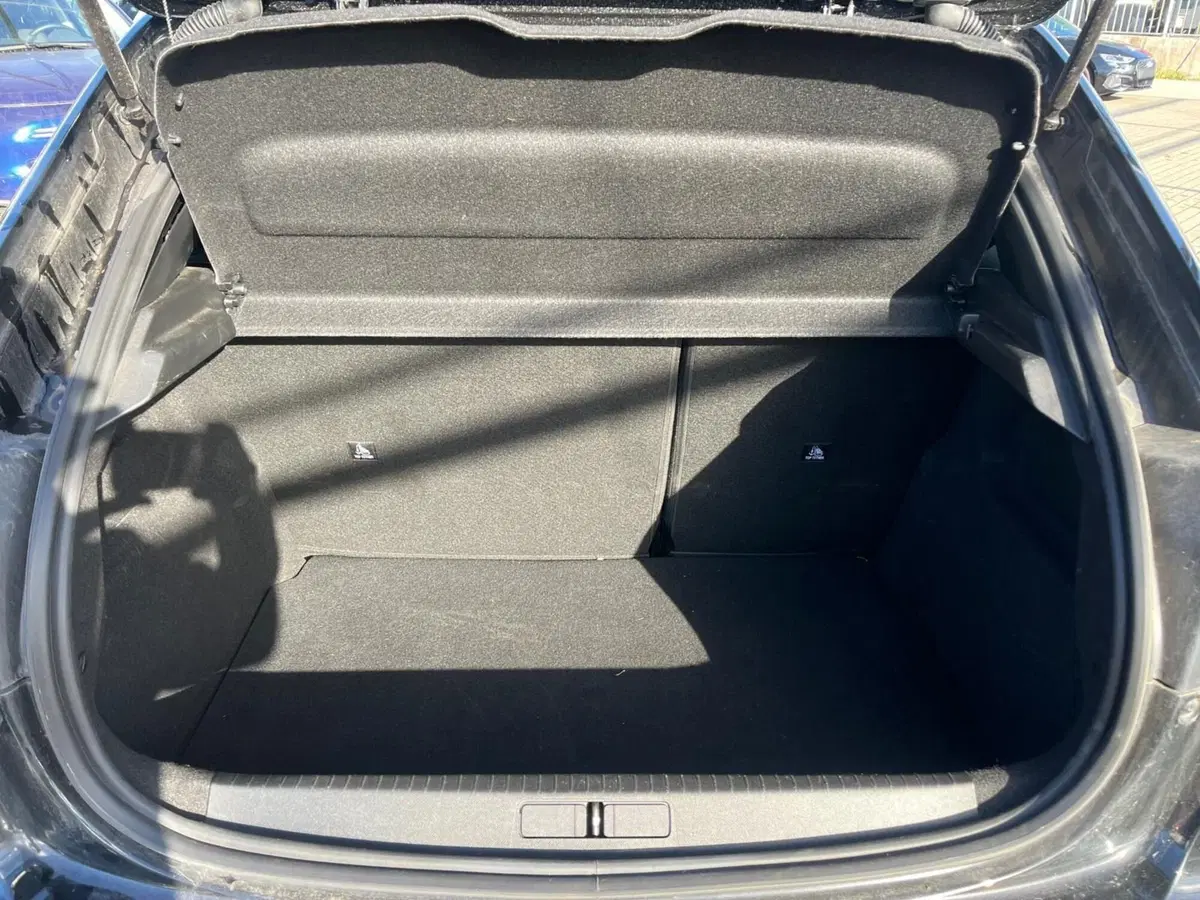 Peugeot 208 usata a Milano (10)