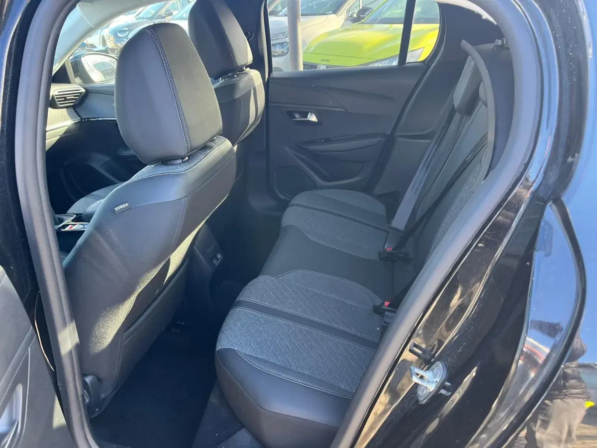 Peugeot 208 usata a Milano (13)