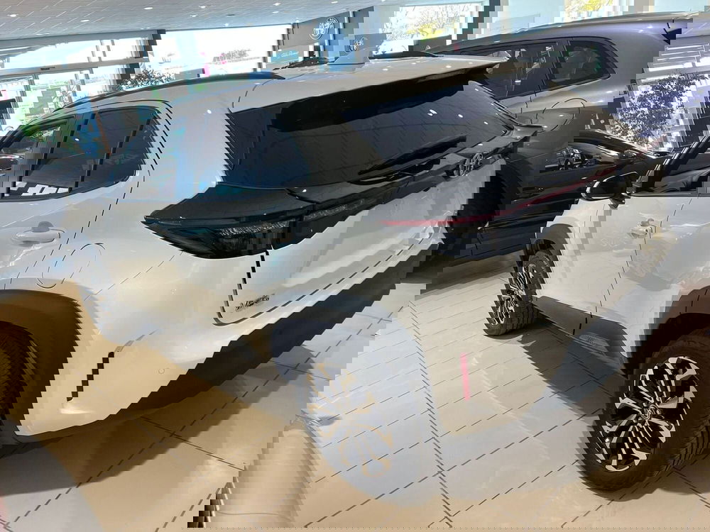 Toyota Yaris Cross nuova a Milano (6)