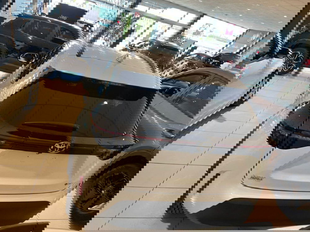 Toyota Yaris Cross nuova a Milano (7)