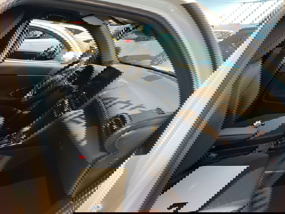 Toyota Yaris Cross nuova a Milano (9)