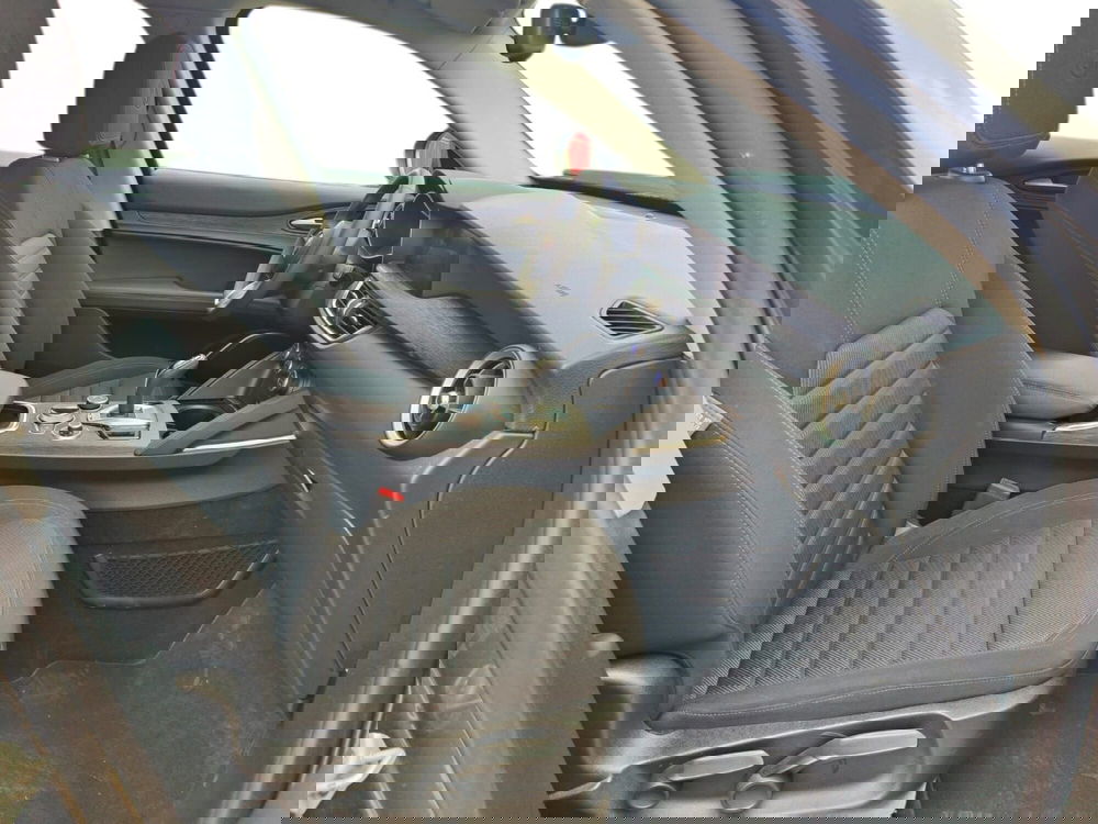 Alfa Romeo Stelvio usata a Pistoia (14)