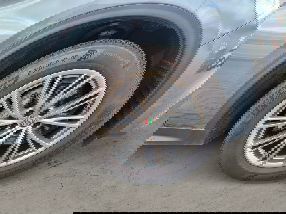 Alfa Romeo Stelvio usata a Pistoia (15)