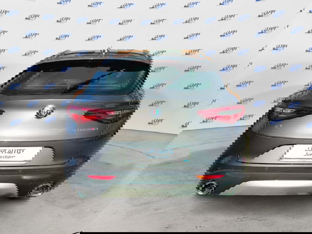 Alfa Romeo Stelvio usata a Pistoia (3)