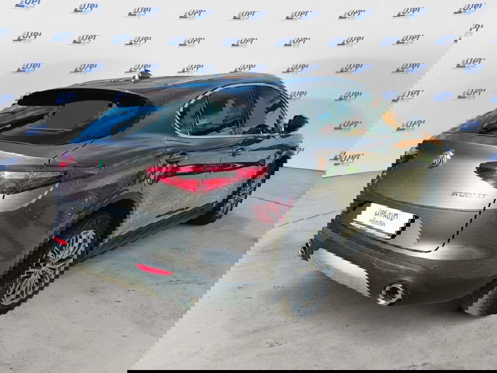 Alfa Romeo Stelvio usata a Pistoia (4)