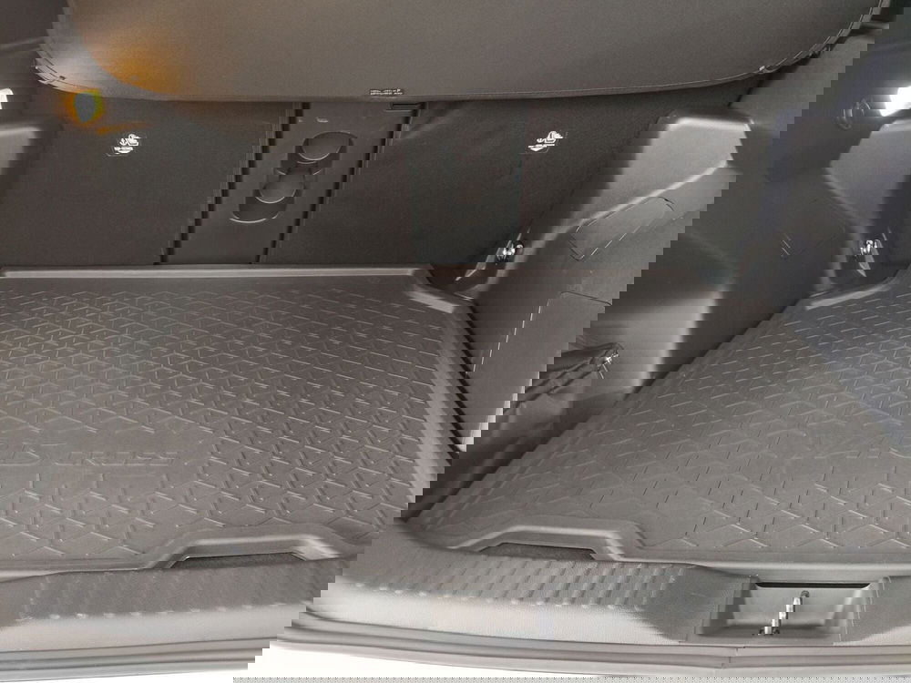 Toyota Yaris Cross usata a Roma (14)