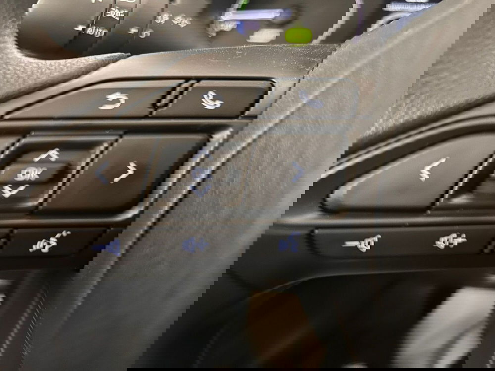 Mazda Mazda2 Hybrid nuova a Pavia (11)