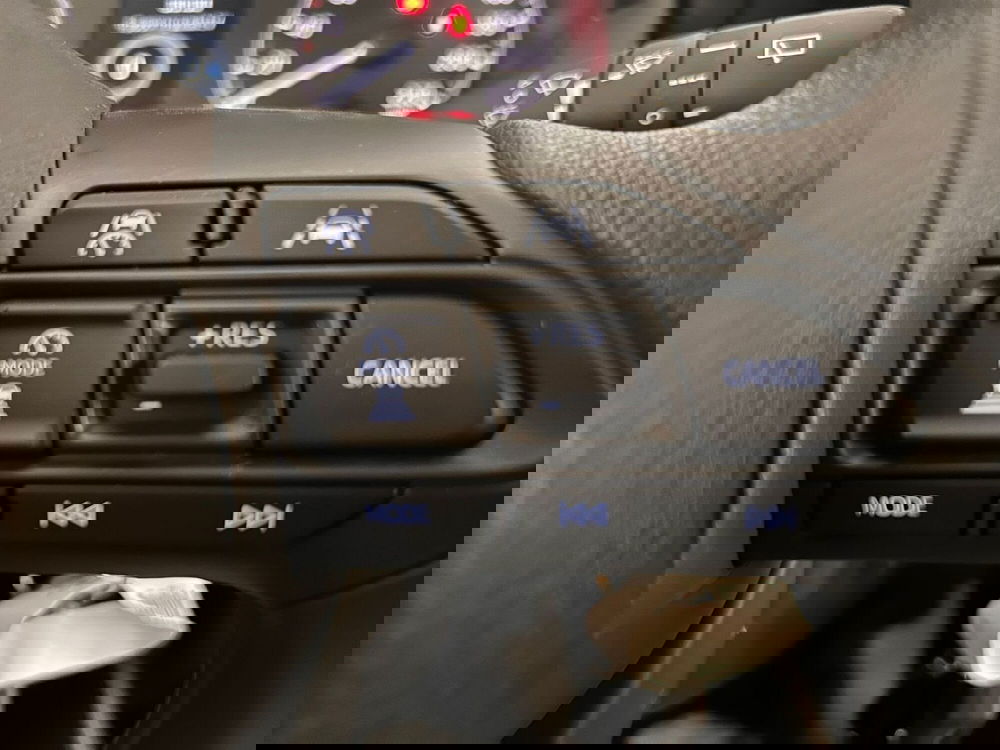 Mazda Mazda2 Hybrid nuova a Pavia (12)