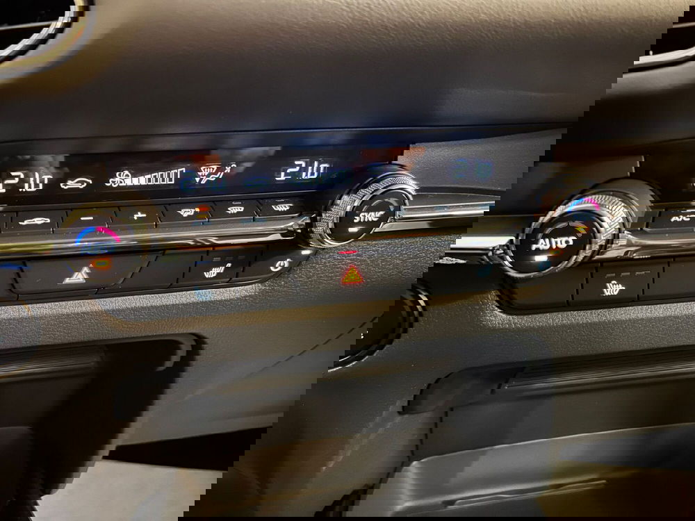 Mazda CX-30 nuova a Pavia (14)