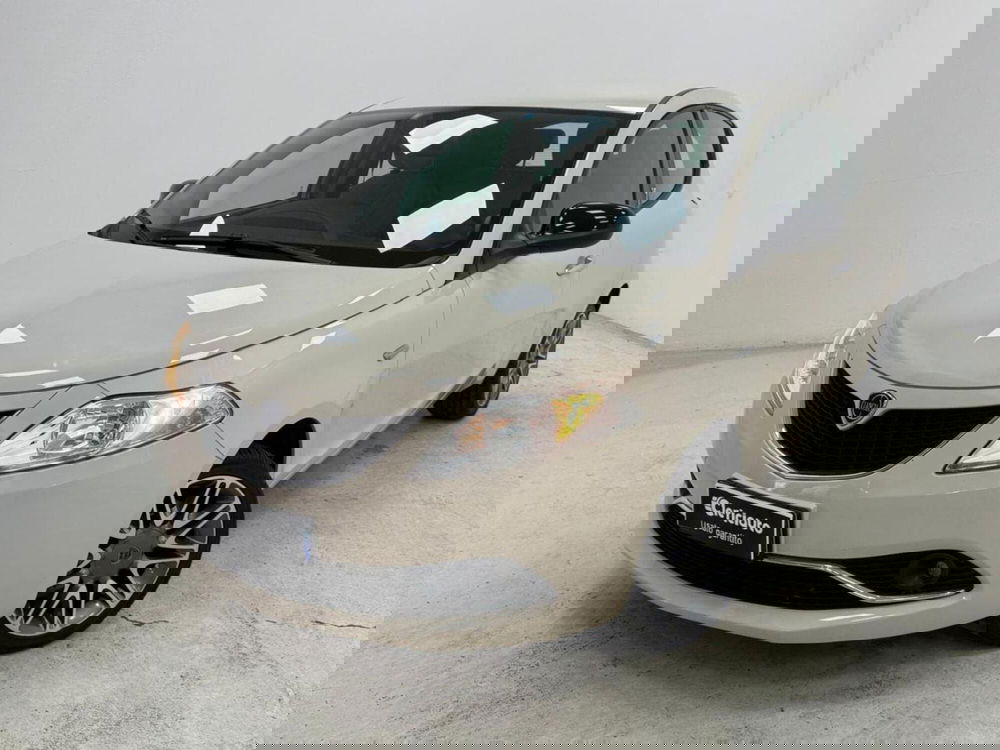 Lancia Ypsilon usata a Como