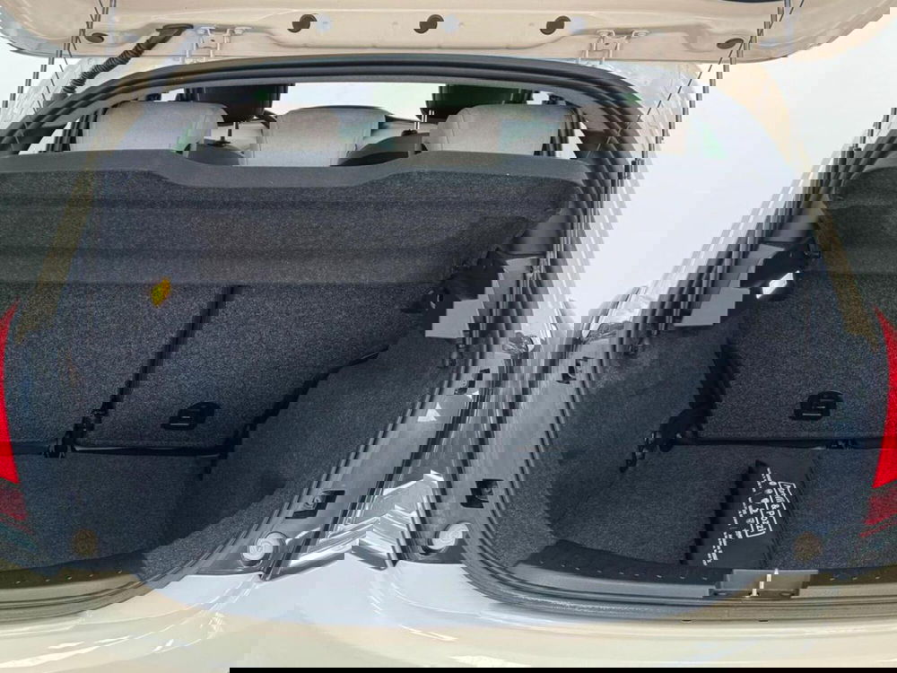 Lancia Ypsilon usata a Como (17)