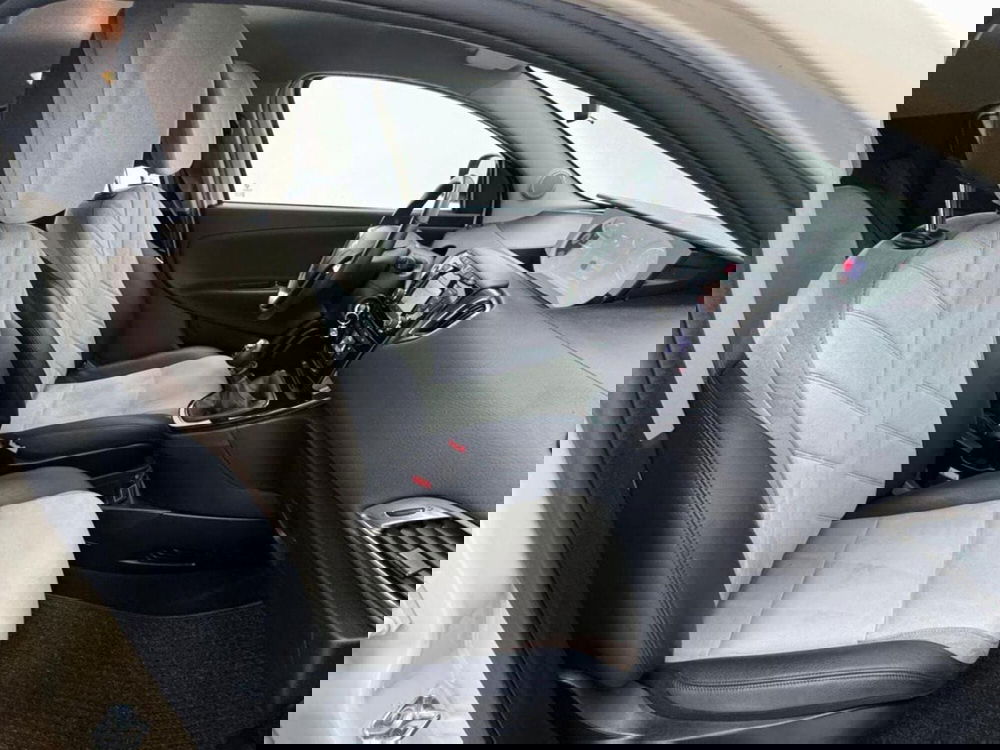 Lancia Ypsilon usata a Como (3)