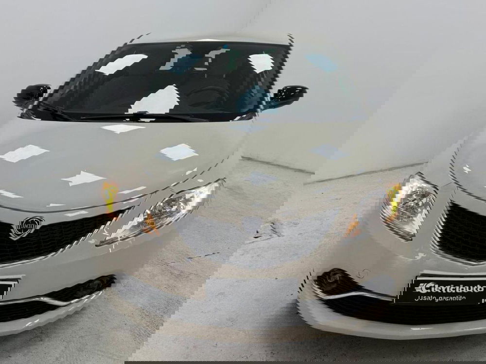 Lancia Ypsilon usata a Como (6)